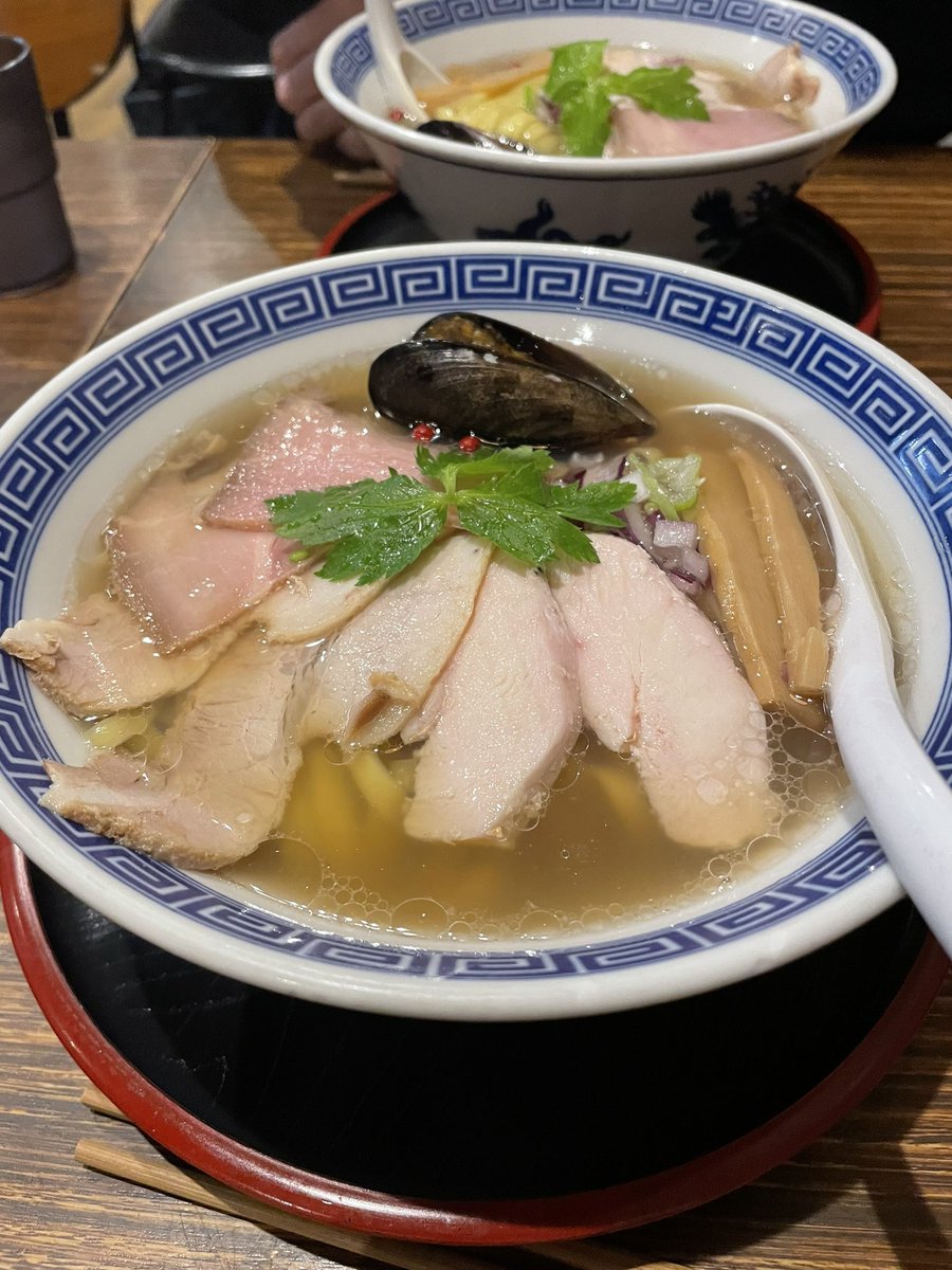 Kyomogenki1012's tweet image. Java新大にオススメされただし廊きてみましたー
塩ラーメンなんて滅多に頼まんからマジで感動のうまさでしたあ