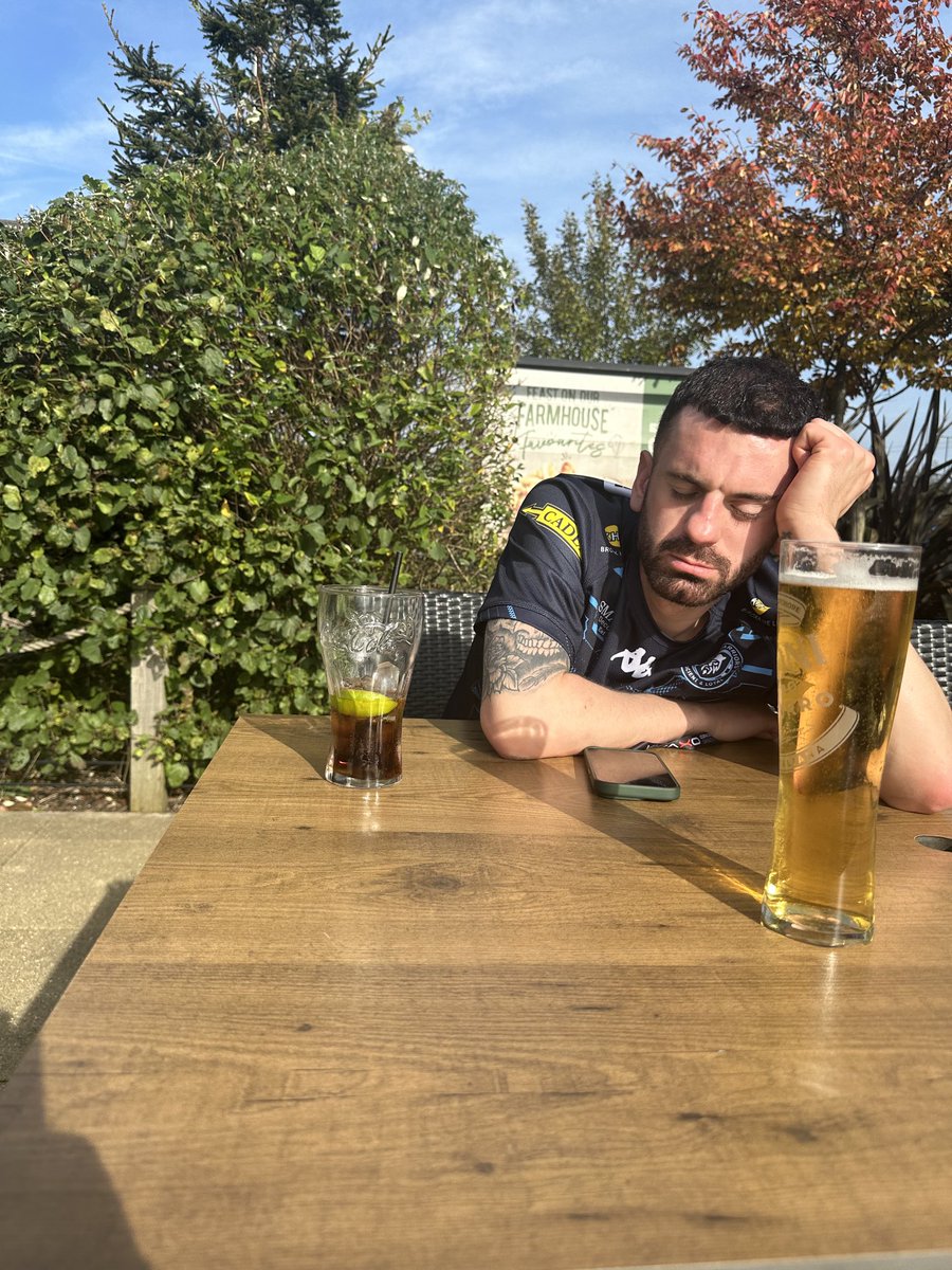 jayjstanton's tweet photo. Think he's pacing himself for later! 😁🏉 #wiganwarriors https://t.co/pWRDkNP3De