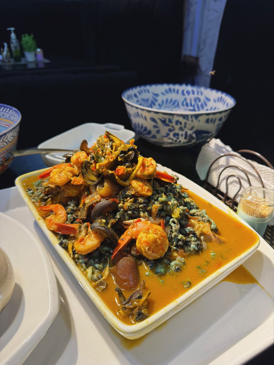 MrMekzy_'s tweet image. Fisherman soup in its glory!😍 There’s no way I would have gone to PH and left without visiting this place.🥰🐟🦀🍤