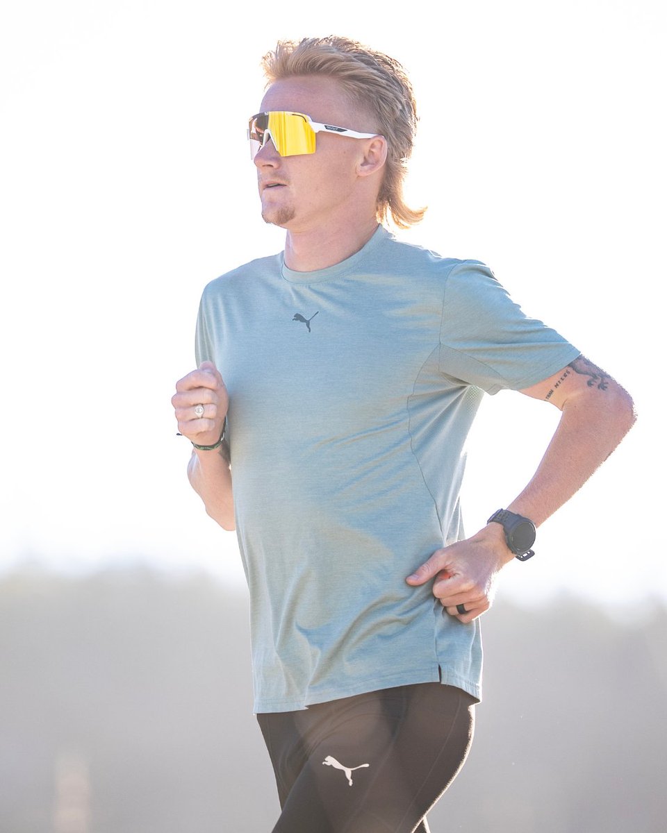 RudyProjectNA's tweet image. When the run gets long and focus fades, the #SpinshieldPro keeps vision clear and effortless. Vented to fight fog, featherlight to wear, and built for the miles that test you.
