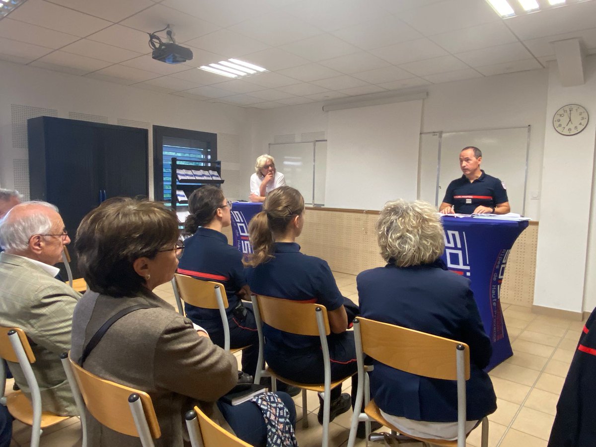 Pompiers 04 tweet media