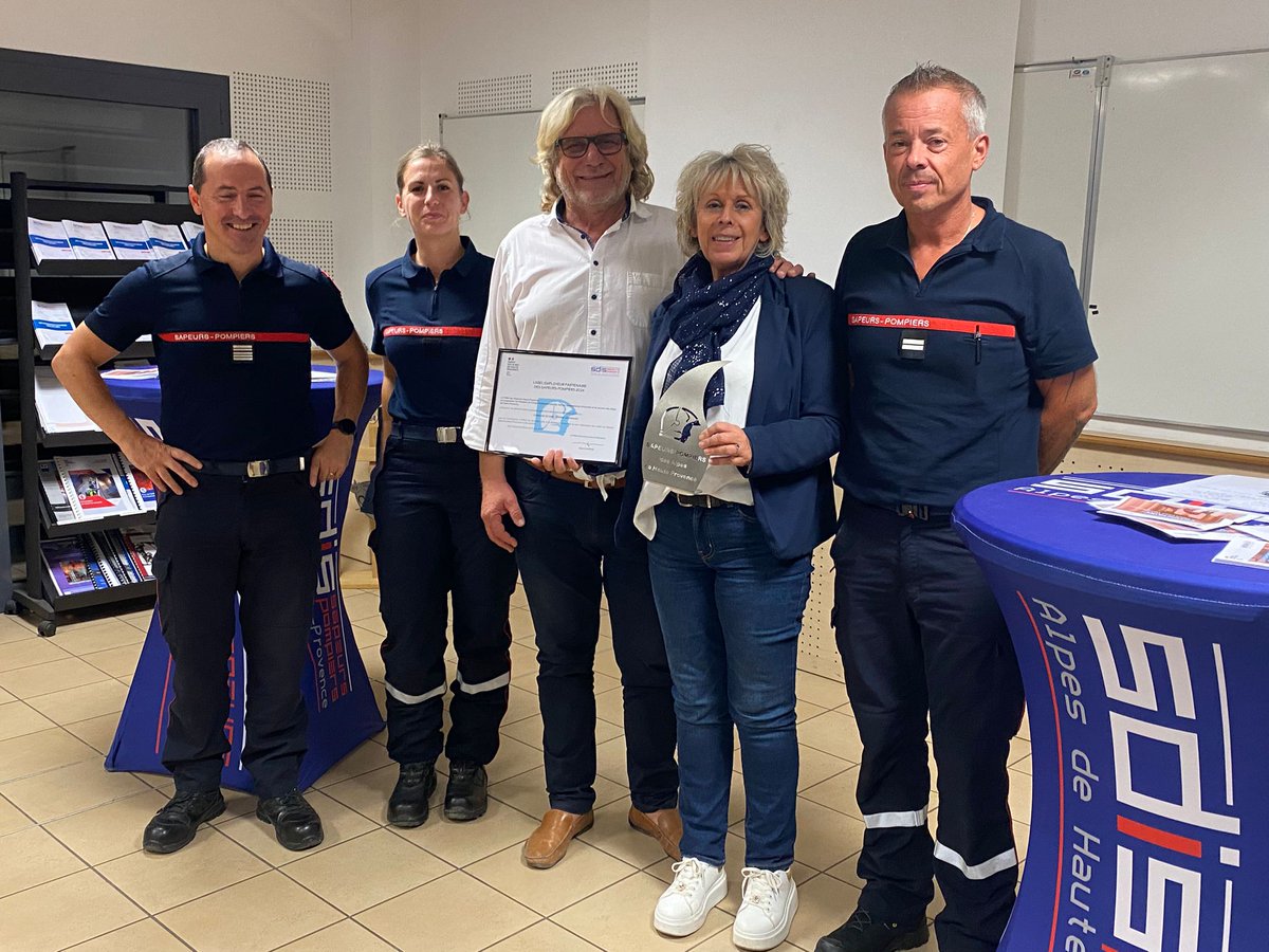 Pompiers 04 tweet media