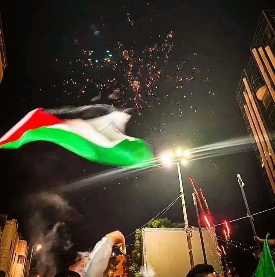 "إِنِّي جَزَيْتُهُمُ الْيَوْمَ بِمَا صَبَرُوا أَنَّهُمْ هُمُ الْفَائِزُونَ ."