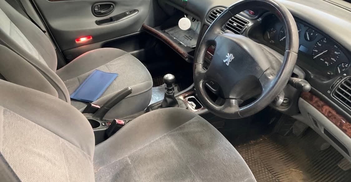 Peugeot 406 2.0L HDI with 439,080 miles on the clock.