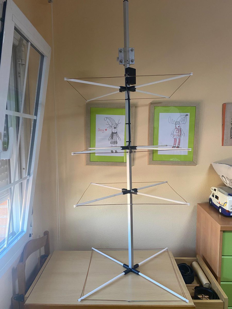 uremalaga's tweet photo. Mañana viernes, 10, nuestro compañero EA7GMY.
En la Sede de URE Málaga sobre las 18h. 
No dará una charla sobre las antenas cubicas para VHF.
Que servirá de introducción para un taller para la construcción de dichas antenas.
Os esperamos.
@ure_es @EA7TB https://t.co/iIbBov6wrE