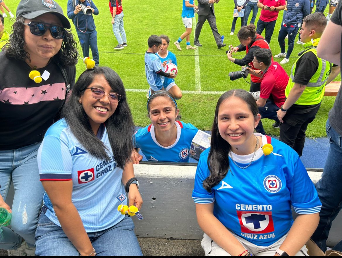 <a href="/DaliMolina_10/">Dalia Molina🦄</a> ¡Feliz cumpleaños Capi! Que sea un año lleno de éxitos, bendiciones y mucho goles 🥹 
Muy agradecida de coincidir con personas como tú, siempre atenta con la afición y sin importar los colores, aquí siempre tendrán una fan de tu futbol.  🫶🏻