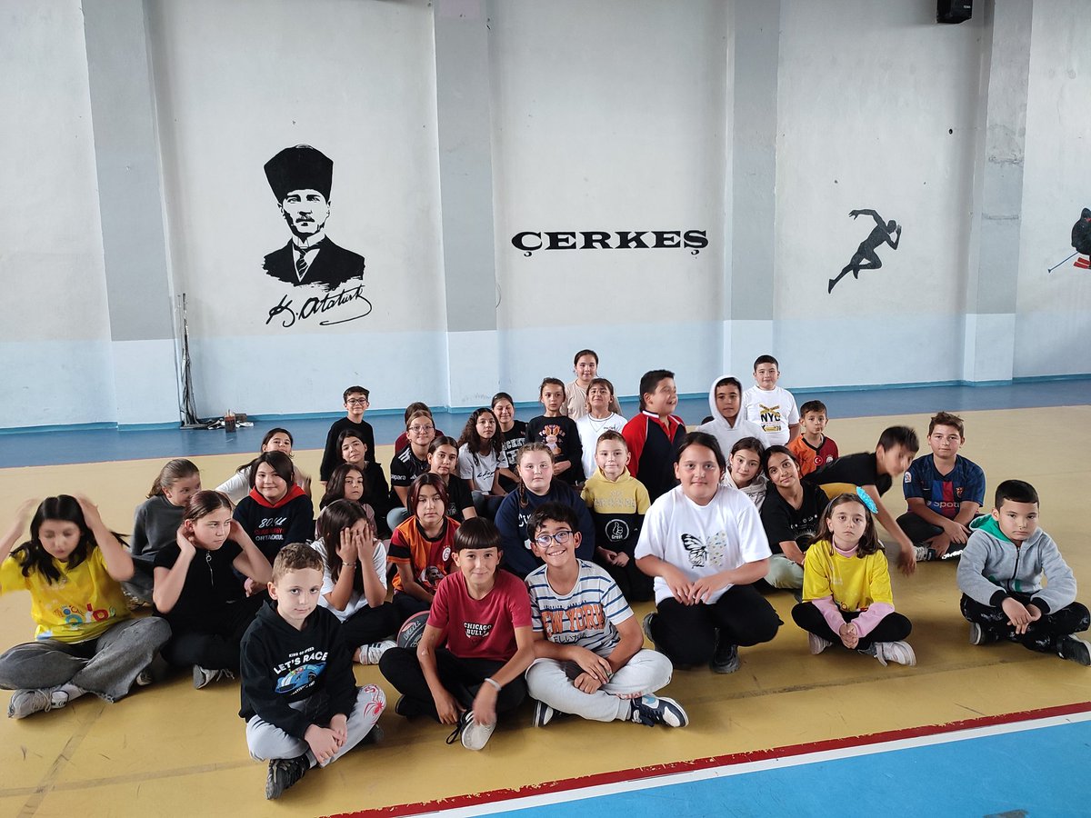 Cerkes_GSIM's tweet photo. Amatör Spor Haftası’nda 3 x 3 Basketbol Turnuvası
Gençlik ve Spor Bakanlığımız ile Amatör Spor Kulüpleri iş birliğinde düzenlenen Amatör Spor Haftası etkinlikleri kapsamında, Nevzat Ayaz Spor Salonunda Basketbol Turnuvaları  ile gerçekleştirildi.
Harikaydınız çocuklar🙏🐞 https://t.co/O1Onc4I7dV