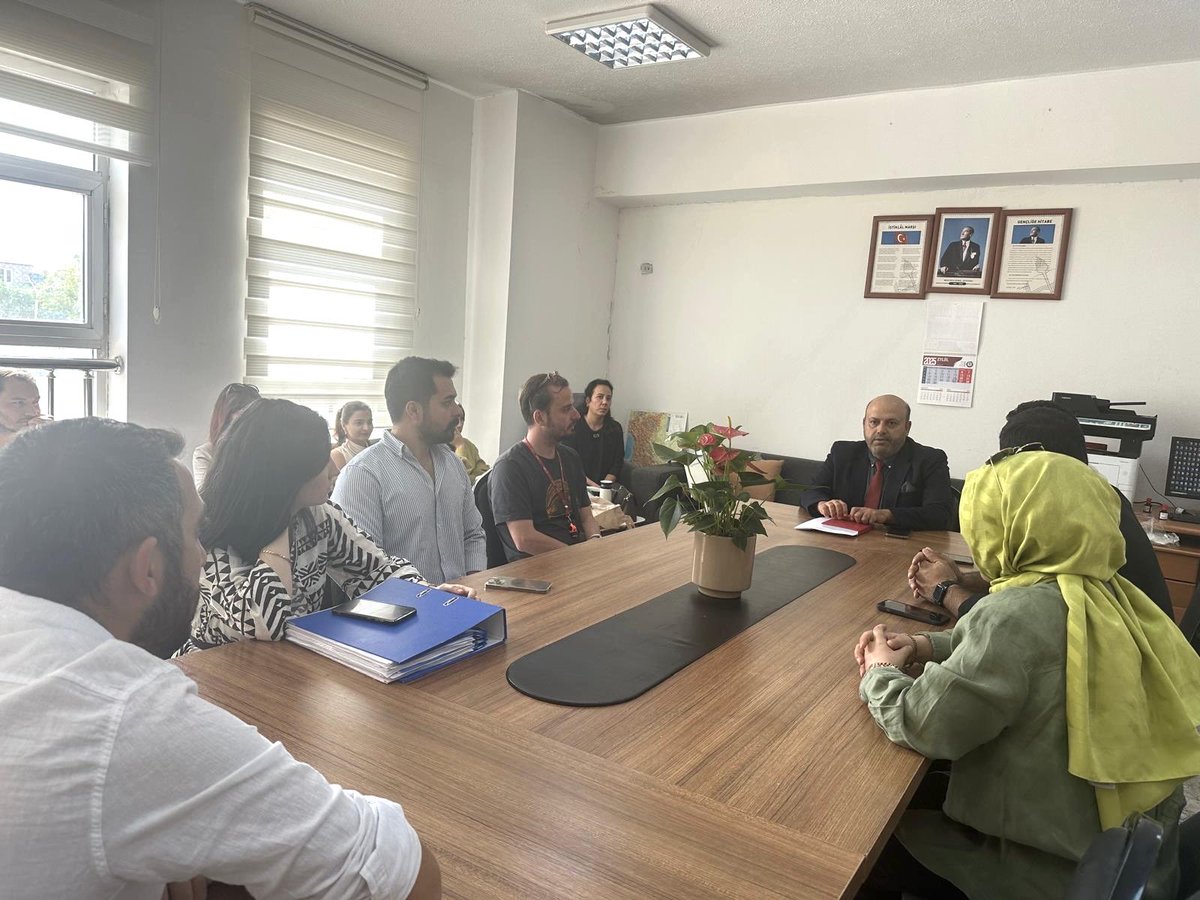 📍Şube Müdürlerimiz, okul ziyaretleri yaparak öğretmen ve öğrencilerimizle bir araya geldiler.

Eğitimde sürdürülebilir başarı için emek veren tüm idareci, öğretmen ve öğrencilerimize teşekkür ediyoruz.