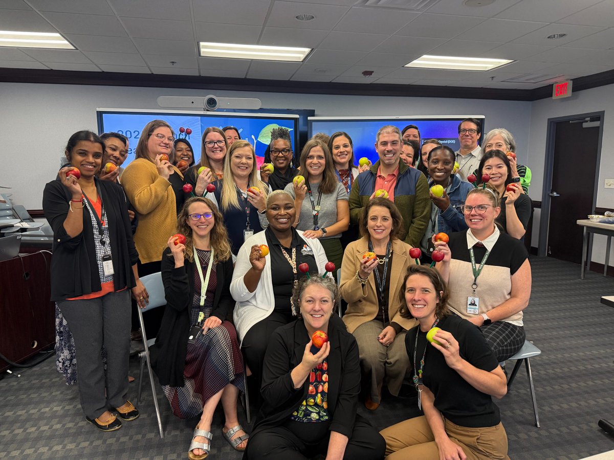 VDOESCNP's tweet photo. Did you hear that? Over 450,000 students are expected to make some noise for Virginia Farm to School programs today alongside educators, farmers, community partners, and more. Be sure to share your celebrations with the hashtag #VACrunch https://t.co/08hJbY0HXN
