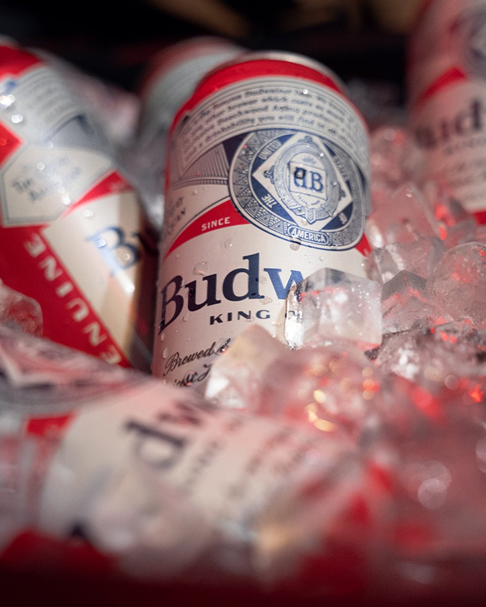 budweiserusa's tweet image. It&apos;s chilly out, but we like it that way.