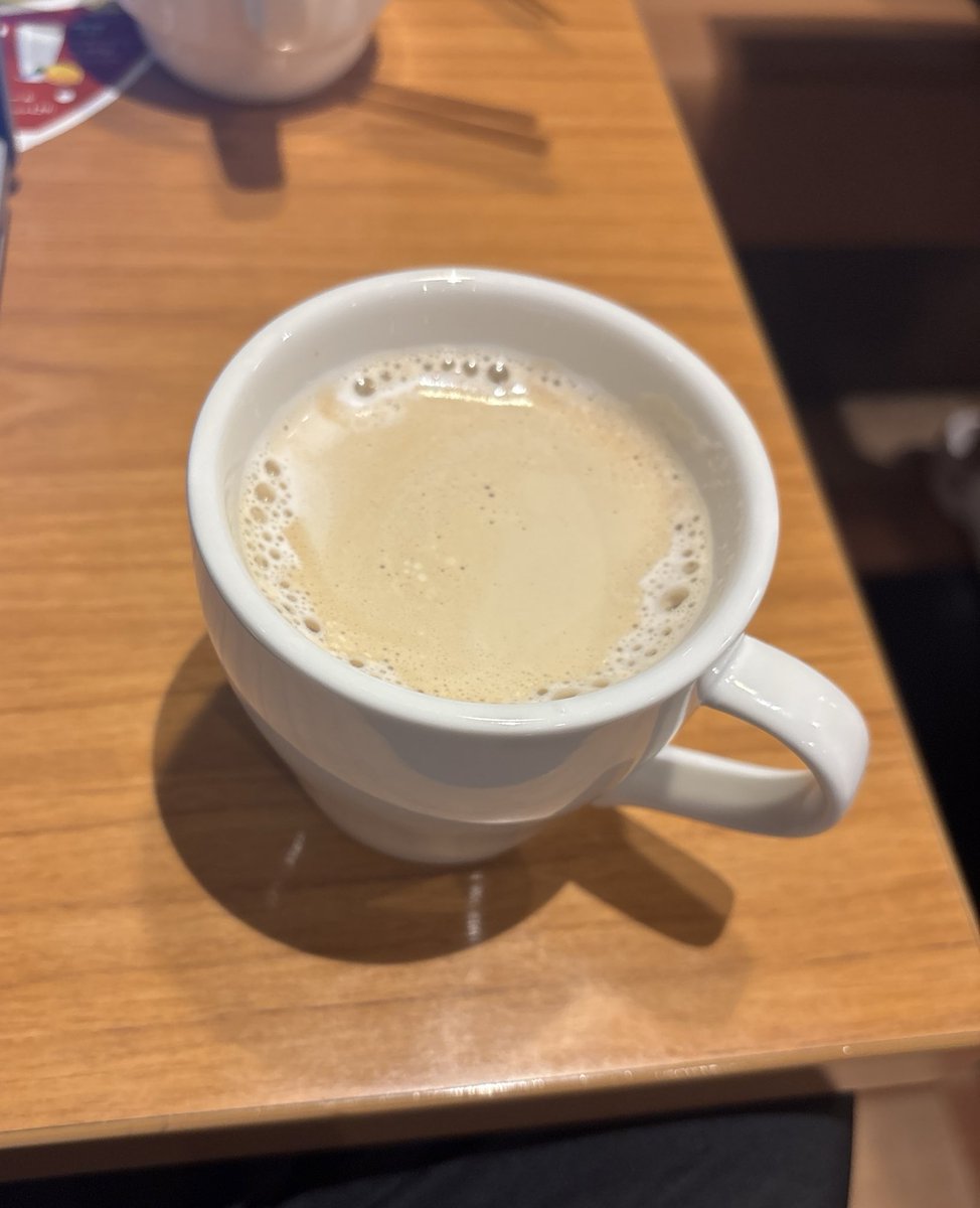 今日もココスでPC作業と勉強。最近少し涼しくなって、コーヒーもアイスからホットに。秋がやってきました。
#ココス
#ホットコーヒー
#カフェ勉