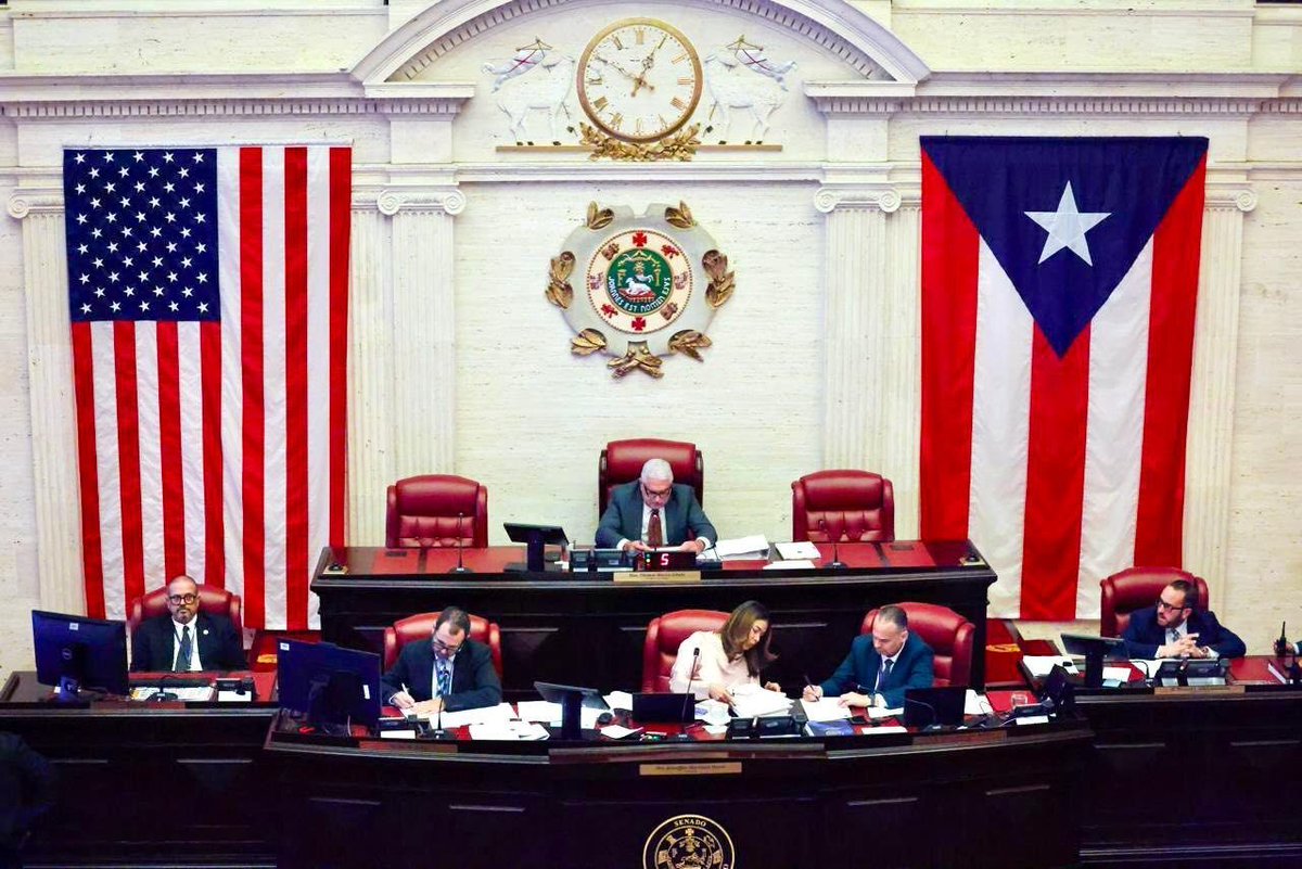 TowTimesMag's tweet image. SDMO - Puerto Rico legislature adds tow trucks to Move Over law. Measure goes to the governor for signing. &quot;This is to reinforce the security of tow truck operators and others who work on the highways.&quot;  buff.ly/BrO1OoA #reduzcalavelocidadymuévase #sdmo #moveover