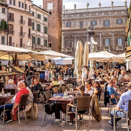 TwoClassyChics's tweet image. How to Plan a Verona Trip That Combines History and Culture - The Classy Chics twoclassychics.com/2025/10/how-to… #Travel