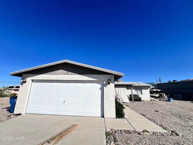 lafig's tweet photo. 📣TODAY'S LISTINGS... 9 all NEW residential, condo, land and commercial listings posted in the last 24 hours. 👏 Pics below. 

https://t.co/aPYssHpAMr

Call me 928-855-9781

#havasurealestate #havasurealtor #havasurealtors #buyhavasu #lisaturner #selmanandassoc https://t.co/ncIzA8mPYJ