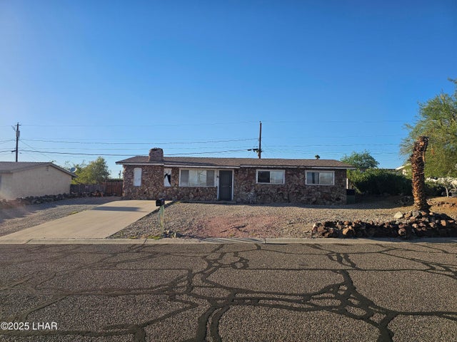 lafig's tweet photo. 📣TODAY'S LISTINGS... 9 all NEW residential, condo, land and commercial listings posted in the last 24 hours. 👏 Pics below. 

https://t.co/aPYssHpAMr

Call me 928-855-9781

#havasurealestate #havasurealtor #havasurealtors #buyhavasu #lisaturner #selmanandassoc https://t.co/ncIzA8mPYJ