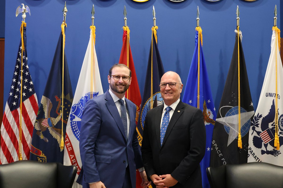 Started my morning meeting with <a href="/patrickjwitt/">Patrick Witt</a>, the Executive Director of the President’s Council of Advisors for Digital Assets, to talk about digital asset market structure and pending legislative efforts.