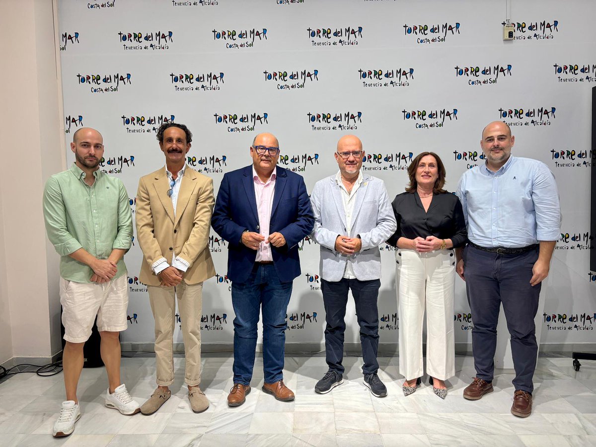 alb_rado's tweet image. Reunión institucional junto al Ayuntamiento de Vélez-Málaga, ACET y ACEV para seguir mejorando el modelo hostelero local.

Diálogo y cooperación por un desarrollo económico sostenible. 💼

#VélezMálaga #Hostelería