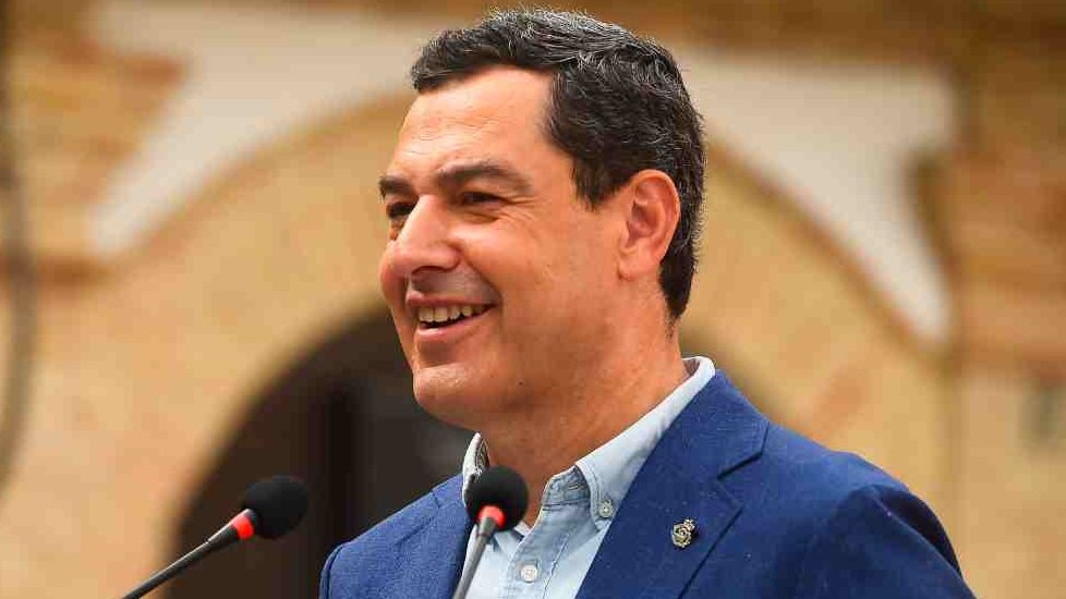 De momento, se deducen denuncias por ausencia de información en el cribado del cáncer de mama que podrían alcanzar a más de 20.000 mujeres en la Comunidad Andaluza, según los servicios del defensor del paciente.
 Y Moreno Bonilla metiéndola doblada con su sonrisa.