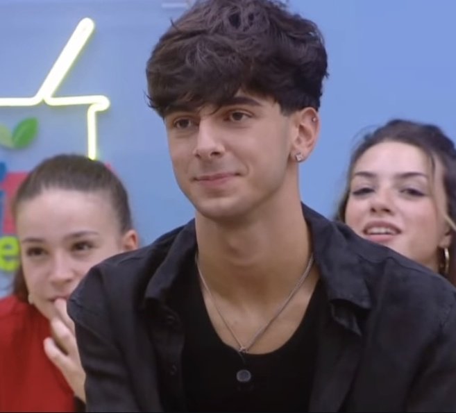 "Questo è il suono della maestra" emiliano è terrorizzato #amici25