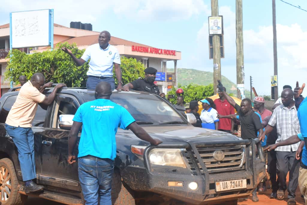 FDCOfficial1's tweet photo. FDC has again been blocked from accessing Masindi town, which was part of their official campaign program. @NandalaMafabi @PatrickAmuriat  #fixingtheeconomymoneyinourpockets https://t.co/12ugLyxRd1
