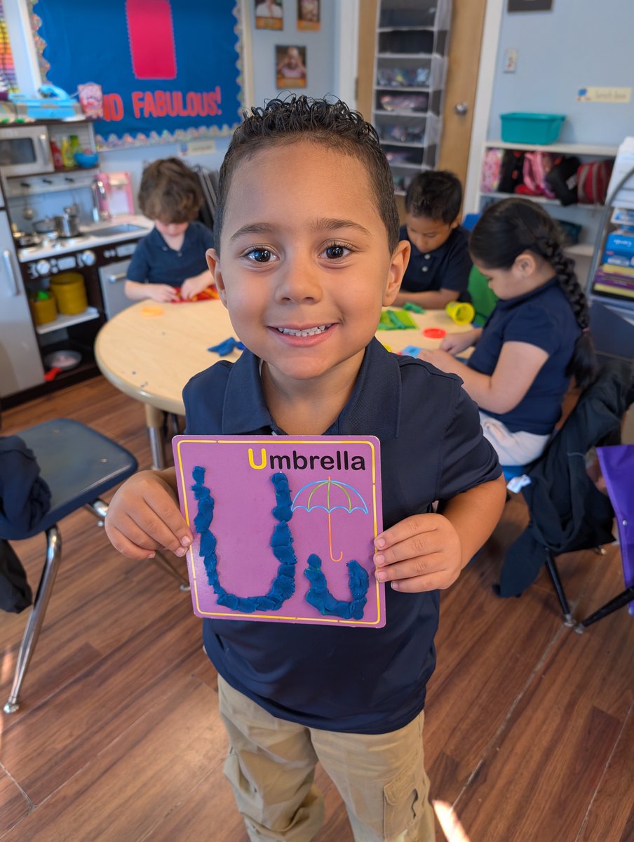 rbcsnj's tweet image. Everything is more fun with Playdoh!!
.
.
.
#RBCS #RedBank #CharterSchool #TakingTheWorldByStorm #BlueStorm #ElementarySchool