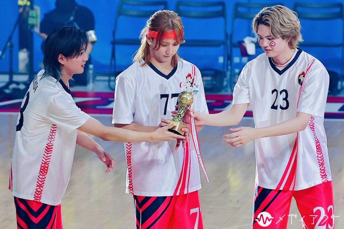 【レポート】
『ACTORS☆LEAGUE in Futsal 2025』

記事内に様々な写真を掲載しております。
ぜひご覧ください。

#アクターズリーグ  #植田圭輔 #糸川耀士郎 #岩崎悠雅 #加藤大悟 #北園涼 #木津つばさ #佐藤信長 #佐奈宏紀 #坪倉康晴 #手島章斗 #寺山武志 #鳥越裕貴 #松井勇歩 #松田昇大 #玉城裕規