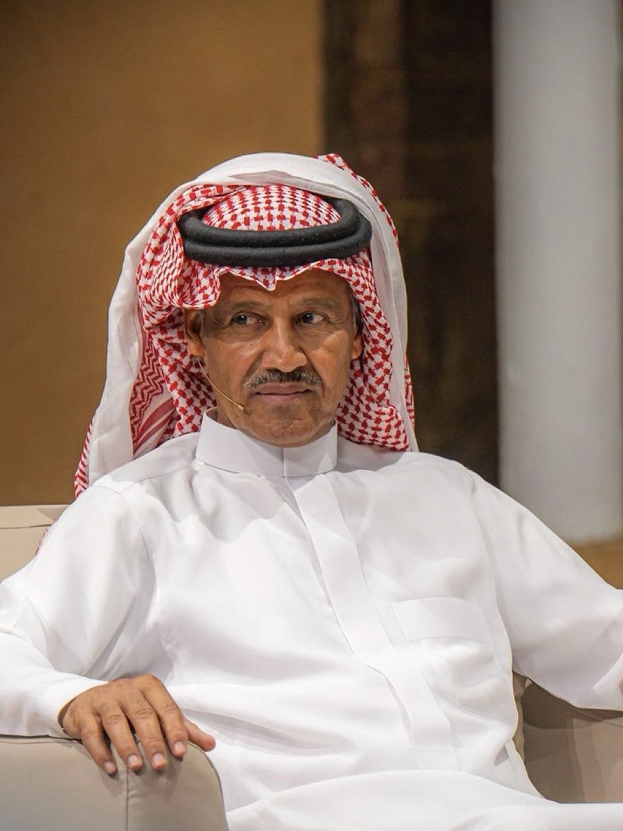 " إذا كانت يدين البعض مشدودة، فيدين حكامنا
ممدودة " 🇸🇦
- خالد بن عبدالرحمن