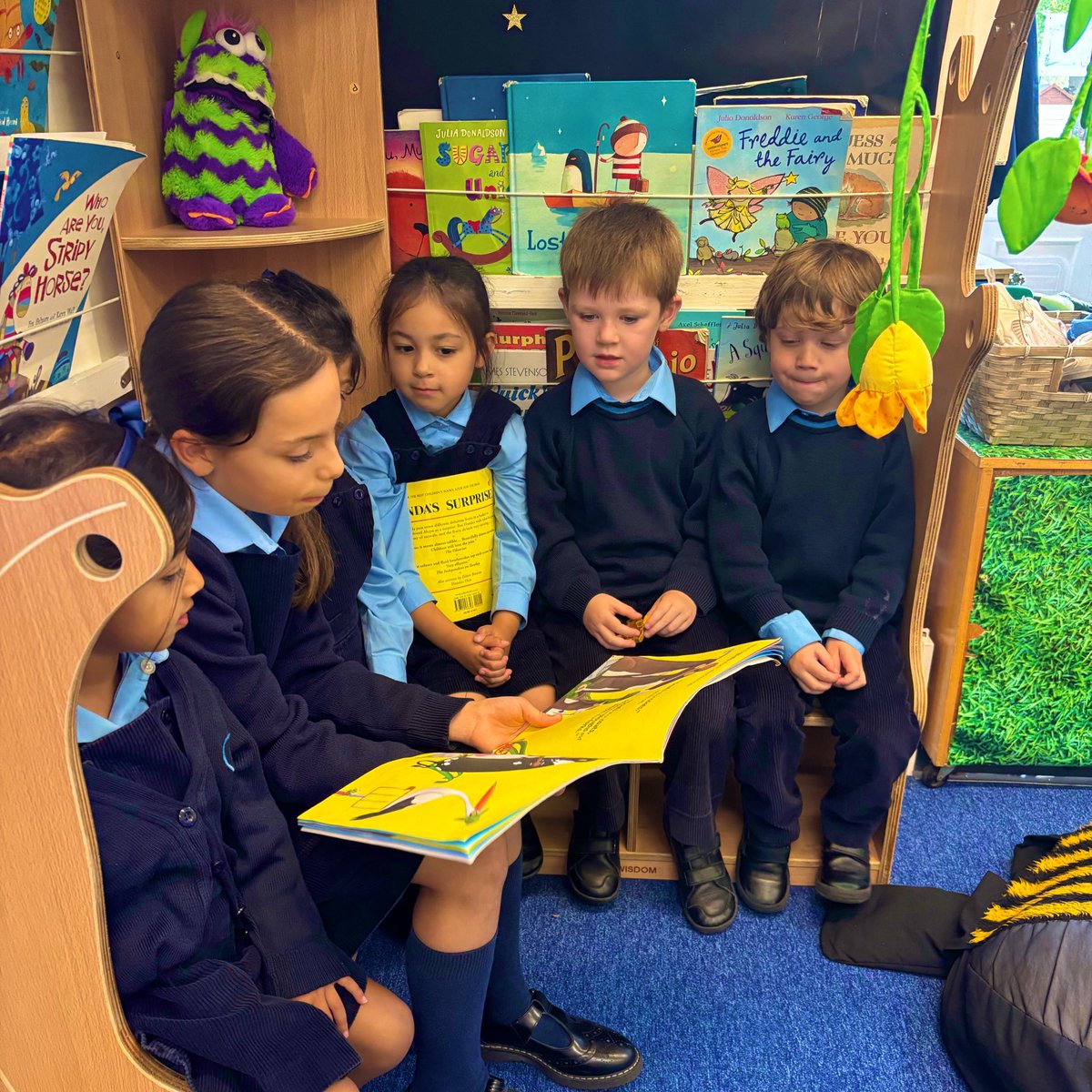 Head of Wellbeing and Head of Younger Years <a href="/UptonWellbeing/">Upton House Wellbeing</a> <a href="/UptonForm6/">Upton House Form 6</a> came to share our favourite stories, as part of #worldmentalhealthday2025. 📚💙 Look how storytelling brings us together! <a href="/UptonEng/">Upton House English</a> #UptonJourney 📖