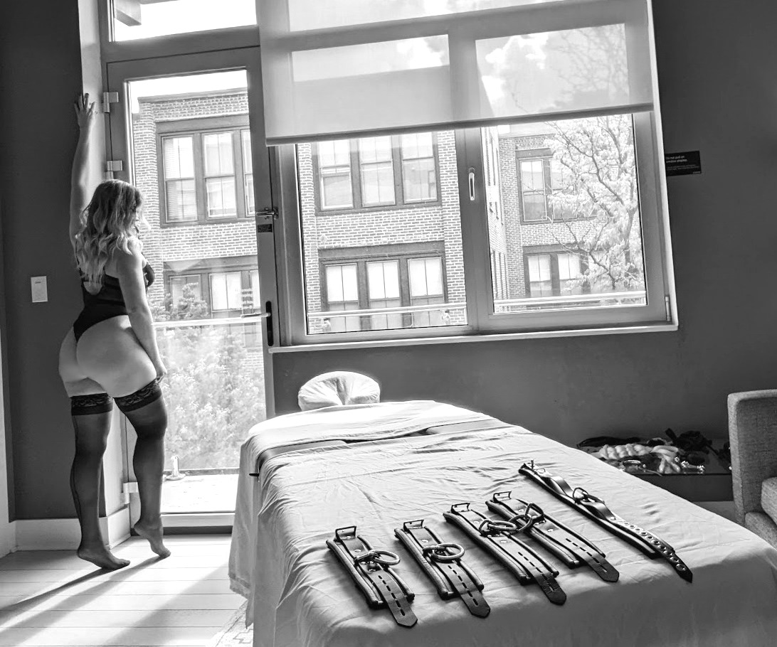 Im getting hard thinking of all the different ways Im going to play with your body #MilkingTable #Bondassage® cassylemoi.com