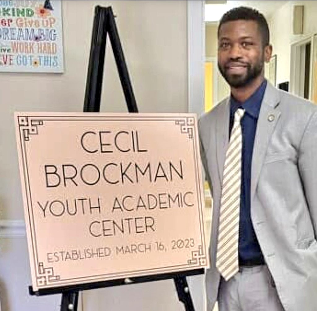 mitrajoon246071's tweet image. Another Democrat pedo? No way...
NC Rep Cecil Brockman has been arrested, allegedly for raping children 😳
It's always the ones who have to plaster their name all over the place 🤦