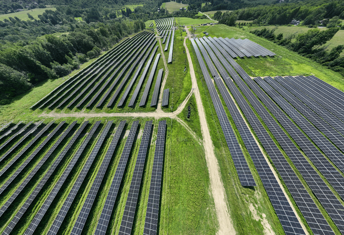 SolarLiberty's tweet photo. We’re thrilled to share this from our 12MW Community Solar project we're completing in Jamestown!

This project will deliver clean, renewable energy to the local community

 Clean power. Local impact. Brighter future.

#CommunitySolar #SolarLiberty #RenewableEnergy #Solar https://t.co/95Y330mnBW