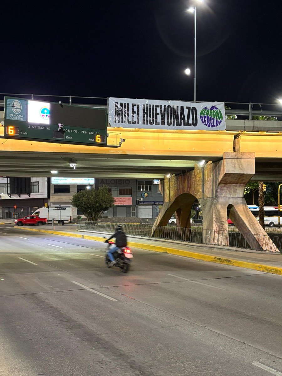El Estado Narcocoimero que encubre a Esperar y a Karina pero mete presos por colgar un cartel. 

Compañeros Bruno y Fito tienen espalda popular ❤️🔥

La Dictadura AVANZA, pero el Pueblo TAMBIEN
#MileiHuevonazo 
#GobiernoMiserable