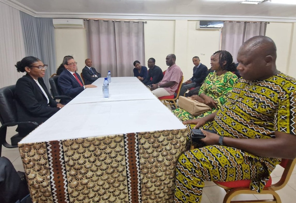 Bruno Rodríguez P (@brunorguezp) on Twitter photo Intercambiamos con togoleses graduados en #Cuba y conocimos sus experiencias de trabajo en #Togo.
Nos alegró conocer sobre su desarrollo profesional y los aportes que realizan al desarrollo socioeconómico de su país. Ese es el fin de la colaboración que ofrecemos. Intercambiamos con togoleses graduados en #Cuba y conocimos sus experiencias de trabajo en #Togo.
Nos alegró conocer sobre su desarrollo profesional y los aportes que realizan al desarrollo socioeconómico de su país. Ese es el fin de la colaboración que ofrecemos.