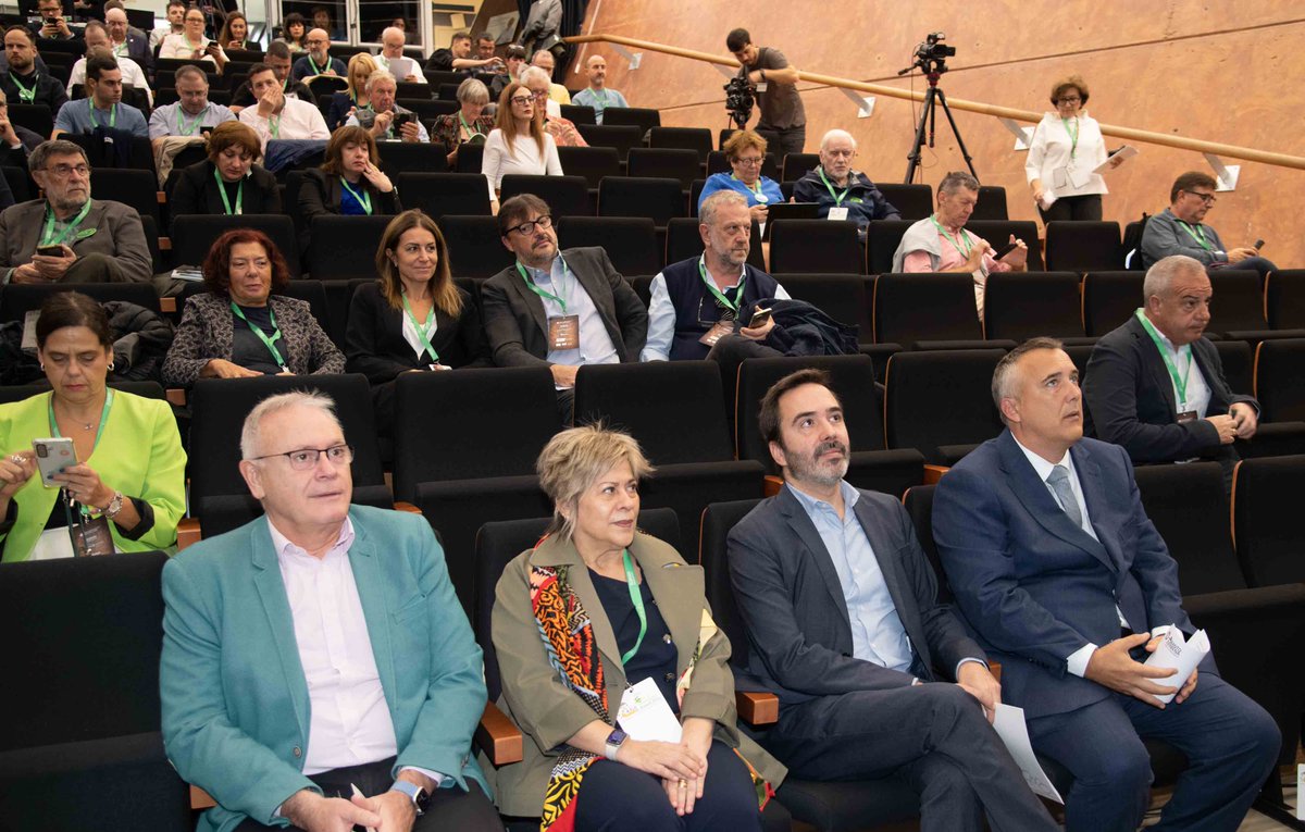 🌿 Euskadi acoge la Conferencia Internacional sobre Vías Verdes y los XII Premios Europeos, con la participación de Daniel Solana, que ha destacado el papel de las #víasverdes y la recuperación del patrimonio industrial en el #turismosostenible.

 🔗 zurl.co/w8oqA