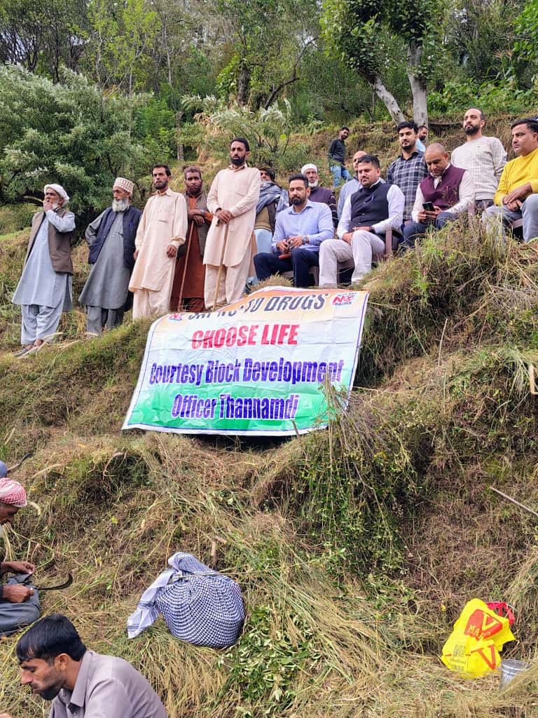 dmrajouri's tweet photo. An Anti-Drug Campaign &amp; Adi Karamyogi Sabha was organised at #Thanamandi during the traditional Letrí (Grass Cutting) event — spreading the message of a #NashaMuktRajouri while celebrating local culture and community spirit.  #NashaMuktBharat #Rajouri

@diprjk @Abhi1shrma https://t.co/hqf0UQhQUE