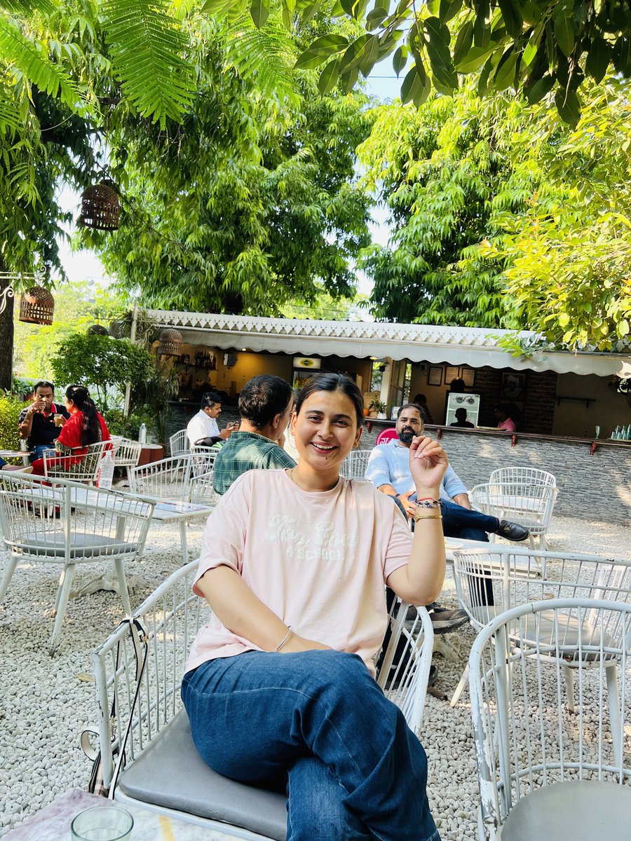 AnjuJhang's tweet photo. पिछले दिनों जयपुर से निकलते समय एक चाय ब्रेक लिया राजधानी की इस फ़ेमस जगह पर ! 
कोई ओलमू मती दिज्यों , ये केवल पाँच दस मिनट का स्टॉप मात्र था जो बिलकुल भी प्रीप्लान नहीं था 
जयपुर आयेंगे वापस जल्द ही फुर्सत में ! https://t.co/0RF7bNe9OK
