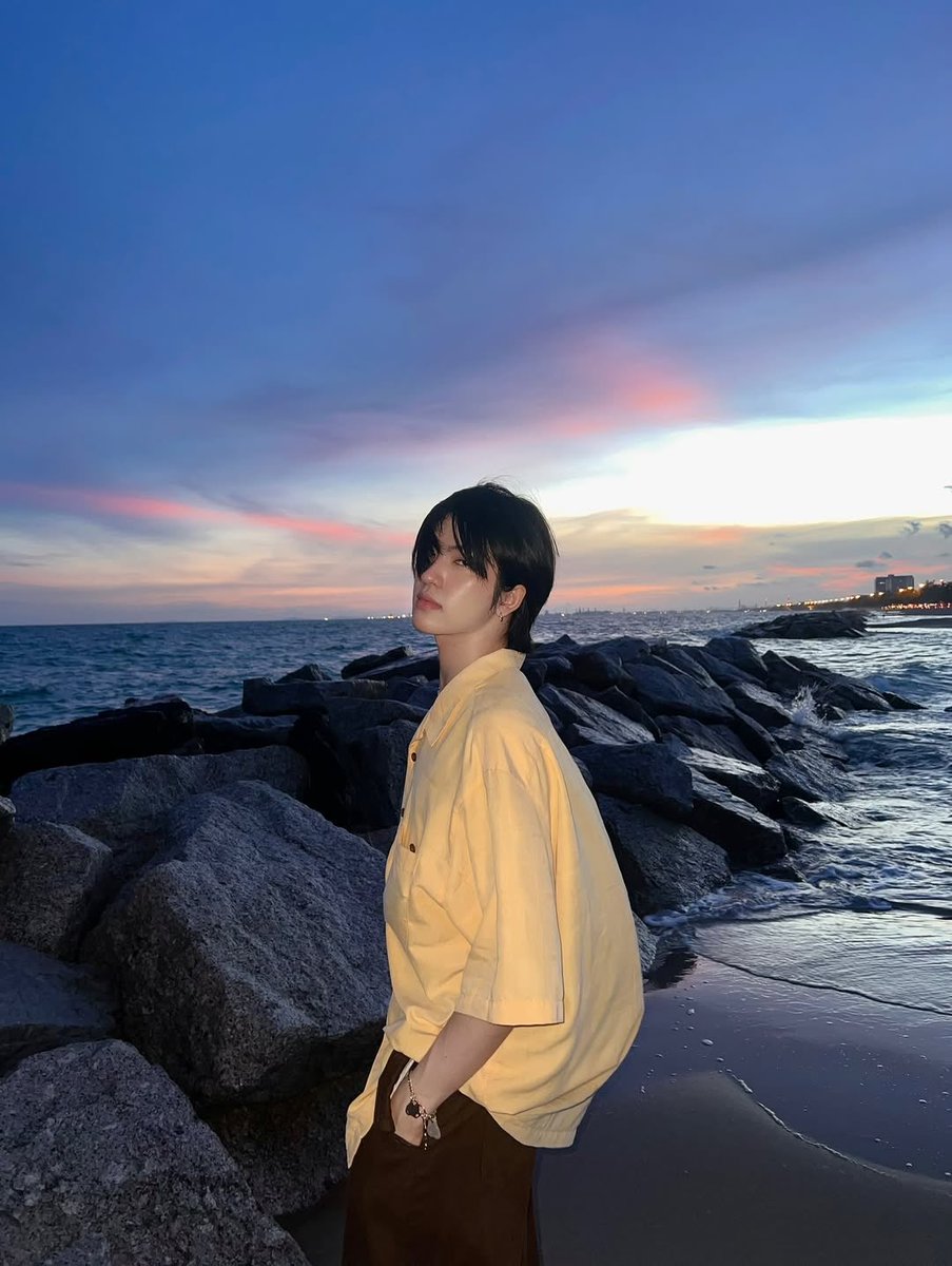 kiimpst's tweet image. Should the styles color combine 
With the skies perfectly like art.