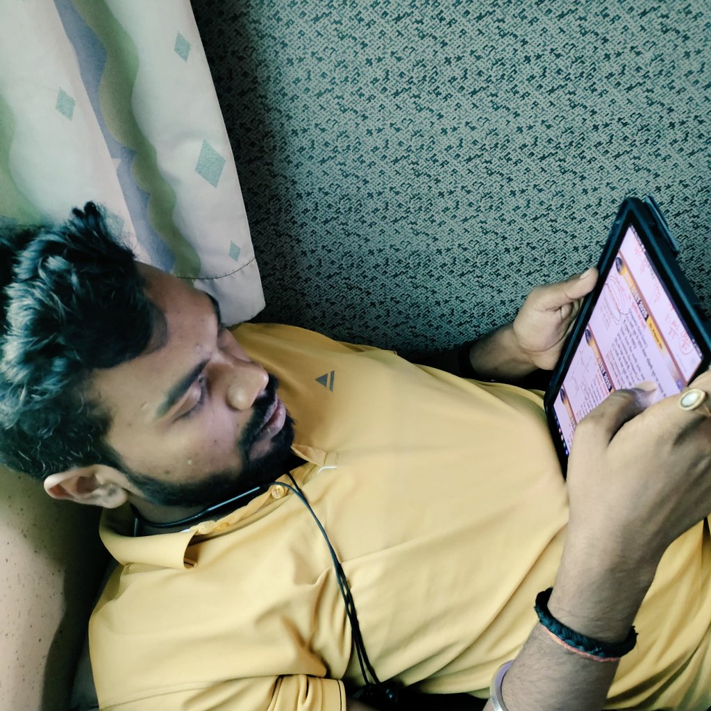 abhishek_anand6's tweet image. शांत रहना कमजोरी नहीं, बल्कि सबसे बड़ी ताकत है।