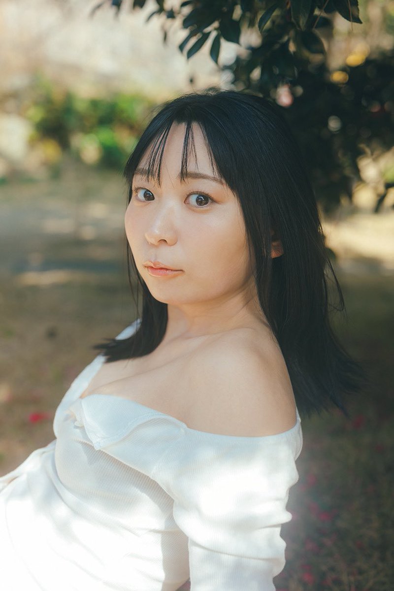 pupumumumu's tweet image. たぶんこの人生一度のお知らせ🫨
なんと今日10/10発売「スピリッツ」
アンゴラ村長が表紙です!!!!!!!!
スピリッツ表紙にたどり着くまでのルートでいちばん変なんじゃないか!でも朝起きてコンビニにあるか見に行くの楽しみです!巻頭グラビア写真集にないの8枚くらい入ってます、買ってね💸