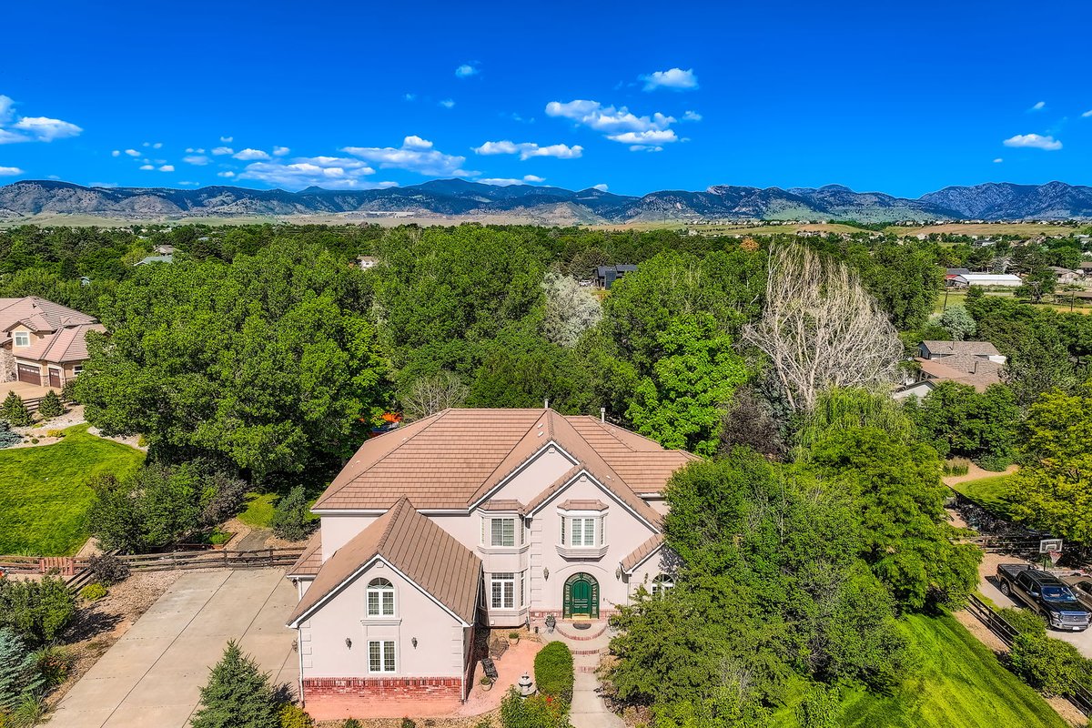 KrisShuter's tweet photo. 🏡 Arvada Luxury Estate • $1,685,000
📍 7355 Nile St, Arvada, CO
6,200 sq ft • 5 BD • 7 BA • .92 acre • Sport court • Pond + pergola
4 fireplaces • Open-concept living

🎥 Tour: https://t.co/UZL2U0wSNc
📲 Text 303-589-2776 for a private showing

#ArvadaLuxury #CORealEstate https://t.co/jeWZ6Y081v