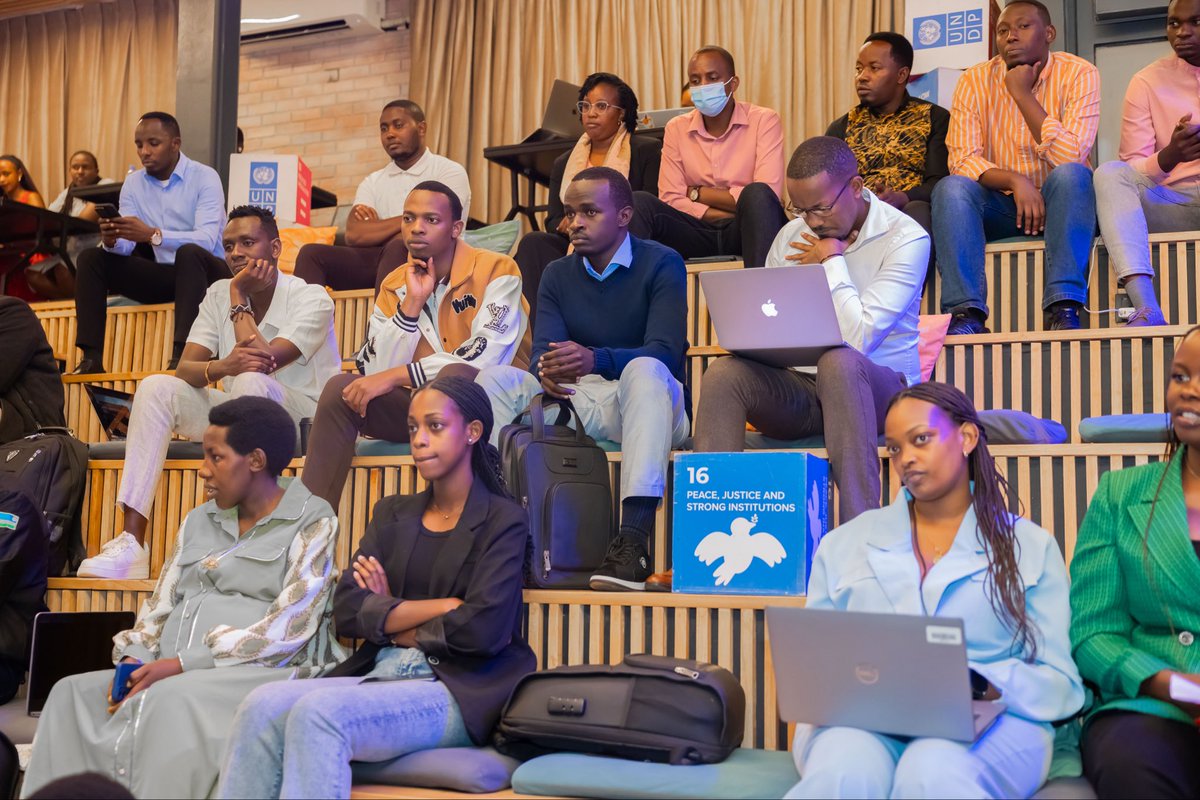 BPNRwanda's tweet photo. In her speech, our Country Director, @AliceNkulikiyi1, thanked the participants for their unwavering commitment. 
 
"We’ve had the privilege to work with approximately 100 entrepreneurs, and we’ve supported them to become responsible leaders. Dear entrepreneurs, we appreciate your commitment and consistency throughout the program, as this has allowed us all to achieve remarkable progress. You’ve demonstrated stronger business skills, accomplished stronger business plans, and new partnerships in such a short time.  
 
In just 1 year, we have laid a strong foundation for you to continue to grow. This graduation ceremony is just the beginning of your journey as professional entrepreneurs. Keep seeking the right partners, programs, and opportunities, both personal and professional, so that your businesses can reach even greater heights.”

#AgukaMentorshipProgram