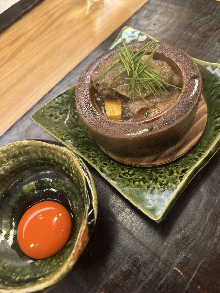 chocokuncom's tweet photo. 蕎麦屋だが、コースで蕎麦にたどり着くまでに2時間近くかかる。写真にはないが、揚げたての天ぷらが4品出てきて、ボリュームがすごい。コスパが良くて、2ヶ月に1度くらいの頻度で行っている。 https://t.co/JGlb5Dv6T4