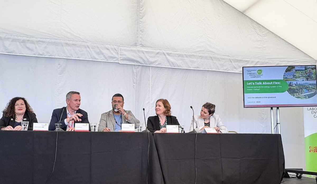 eonenergyuk's tweet image. At #LabourConference our CEO Chris Norbury joined @serauk panel on energy flexibility.

Affordability and simplicity are key. Scaling local trials, like ours in Coventry, shows how we can cut bills, empower consumers &amp;amp; build a resilient, affordable #NetZero future.