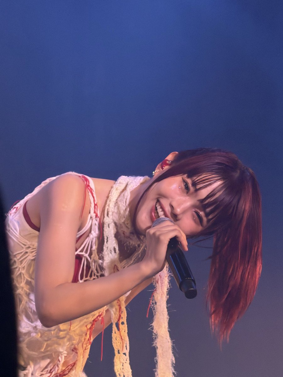 ShiimoD_creep's tweet photo. ハリネズミスマイルぶりのアイナさんのライブでした🦔
もう、ほんとに楽しかった！尊すぎました！
まんまる頭ポニテが尊い🥹
銀杏エピソードがおもろすぎて無理w
てか、ライブハウスでのオタクのマナー良すぎん？w
@aina_BiSH 
#アイナジエンド
#革命道中新潟
#iPhone17Pro https://t.co/j1O5lvSLa2