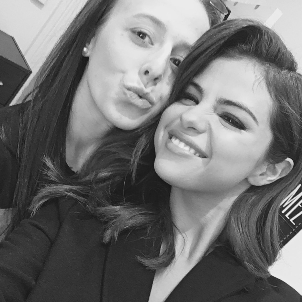 SelenatorsAU's tweet image. some of my best memories have come from the revival era. forever grateful 🩶 #10YearsOfRevival
