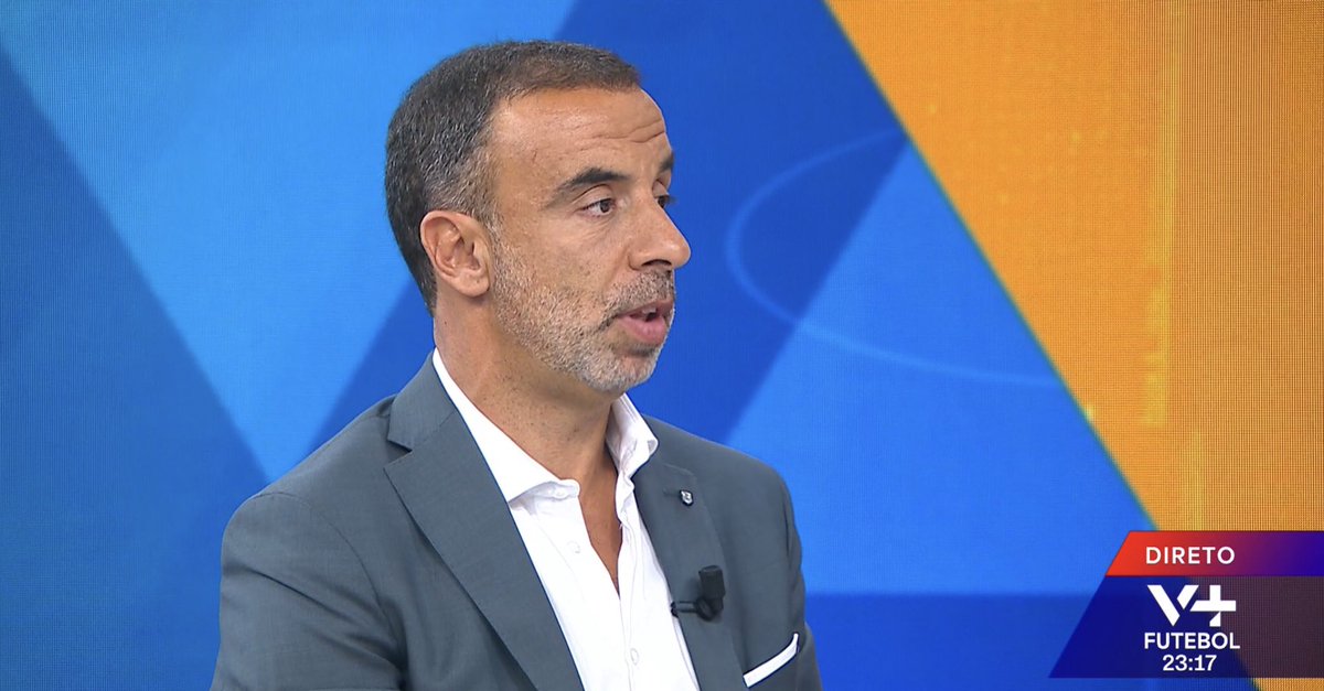 botelho_oscar's tweet image. tviplayer.iol.pt/programa/v-fut… No Super Craques em directo no estúdio #Vmais na companhia @abelxaviercoach @tiagogirao22 e @Augusto__Inacio com moderação @jsousamartins. Para o rescaldo dos clássicos #FCPSLB e #SCPSCB e comentar toda a actualidade na #LigaPortugalBetclic 🇵🇹 #FazHistoria