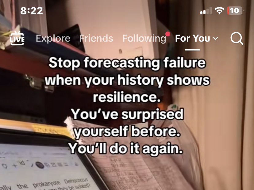 shobecpa's tweet image. humiga ako maaga kasi nadodown talaga ako sa final pb results pero nakalimutan ko mag send para sa streak gamit laptop so nag install nalang ako sa phone

eto agad bumungad sakin

i see You, Lord! kaya ko pa 'to! 💪🏻