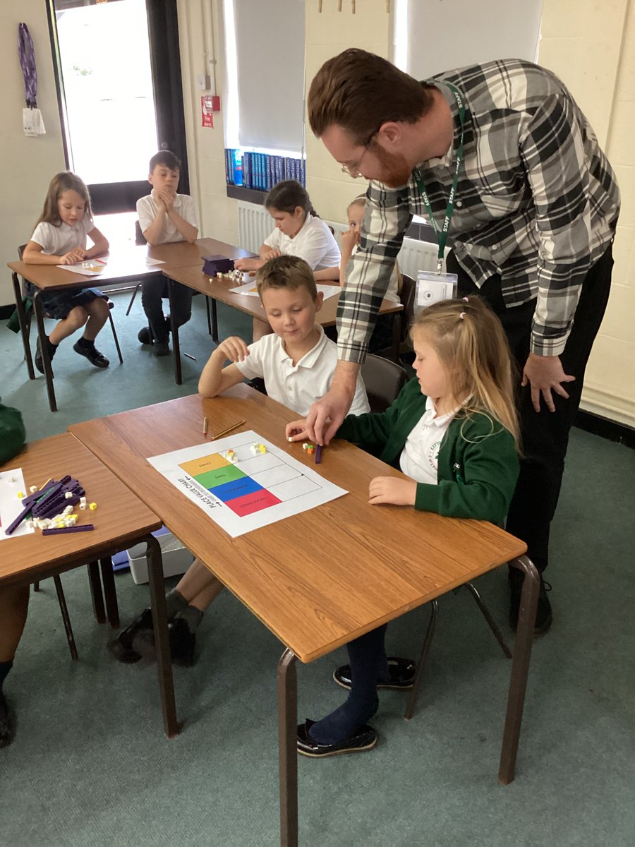 LittleSuttonCoE's tweet image. Osprey class have been working hard using base 10 to understand place value and exchange when adding and subtracting. Great work year 3! #powermaths #placevalue