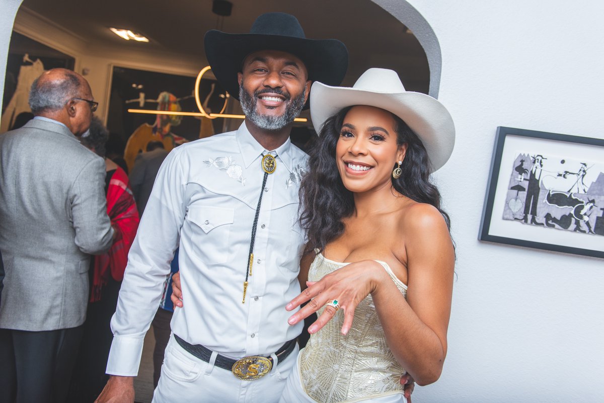 Congratulations to Shane Smith ’92, who married Dr. Lee Carrier on February 15, 2025, at The Art Gallery in Riverside Terrace!

Fellow alumnus, Arthur Norman ’92, was in attendance.
#wearesj #amdg