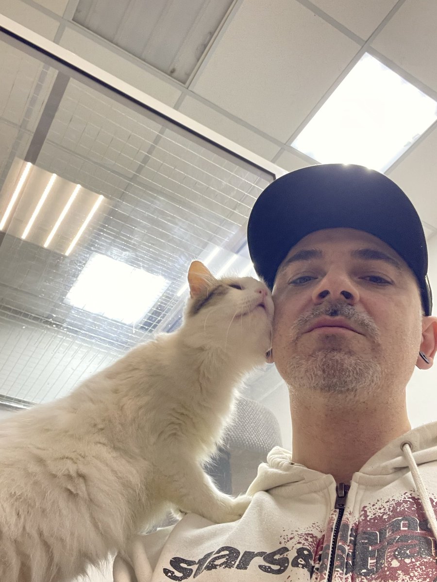 Any followers from Amsterdam? In Nov I’m planning a small humanitarian trip and will have time for a good coffee